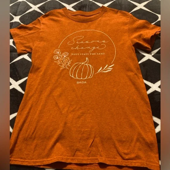 Seasons Change Shirt Womens Medium Orange Outdoor Graphic Print Jesus Stays Same - Picture 3 of 4